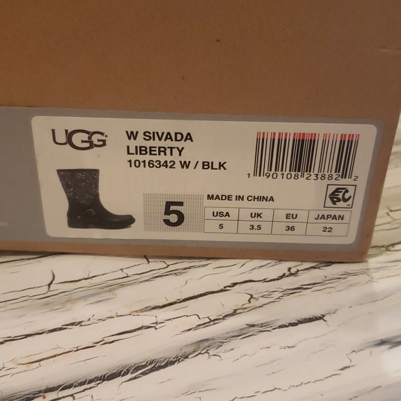 Ugg Rain Boots - Picture 8 of 8